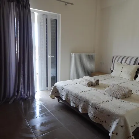 Samaras In Lejlighed *