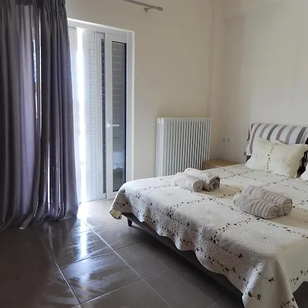 Lejlighed Samaras In *