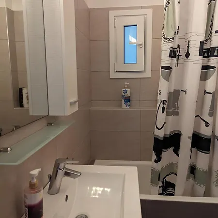 Samaras In Lejlighed Kamena Vourla