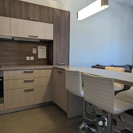 Samaras In Lejlighed