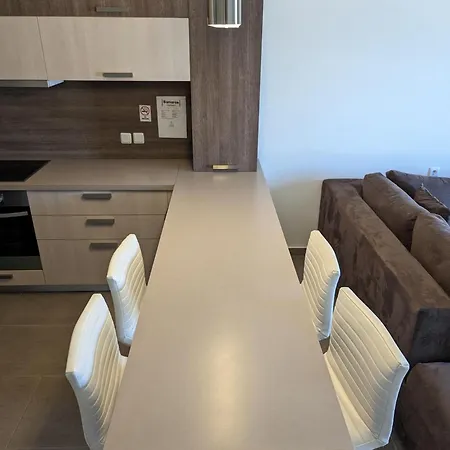 Samaras In Kamena Vourla