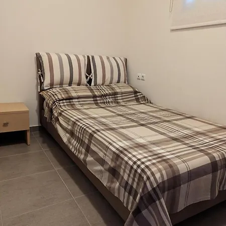 Samaras In * Kamena Vourla