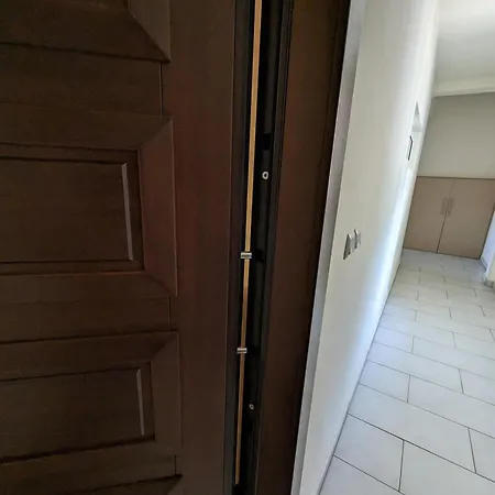 Samaras In Kamena Vourla