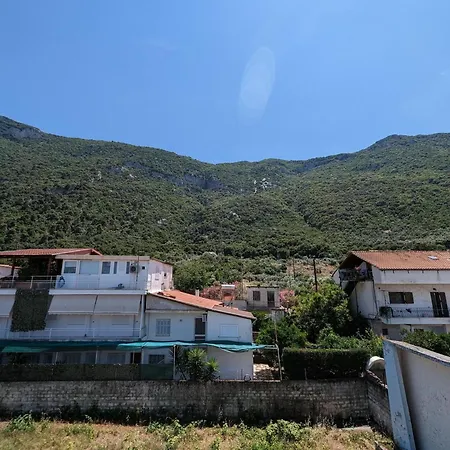 Samaras In * Kamena Vourla