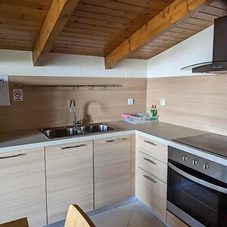 Samaras In Lejlighed Kamena Vourla